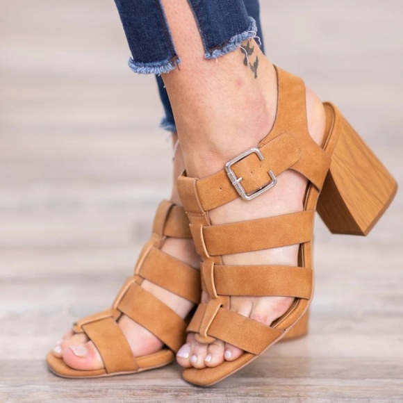 Qupid Women’s Dora Caged Woven Cognac Block Heel Sandals NWT - Picture 3 of 8